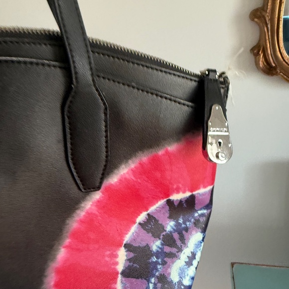 Calvin Klein Shoulder Bag Black with Tie Dye - Picture 4 of 10